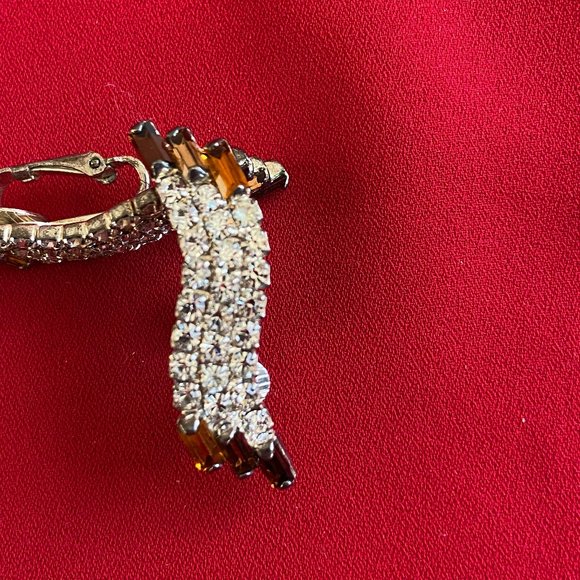 Vintage Clip-On Earrings - Picture 2 of 5